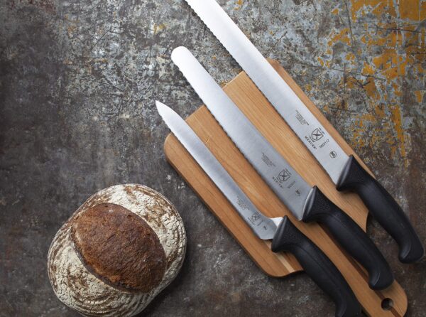 Mercer Culinary M23210 Millennia Black Handle, 10-Inch Wide Wavy Edge, Bread Knife - Image 2